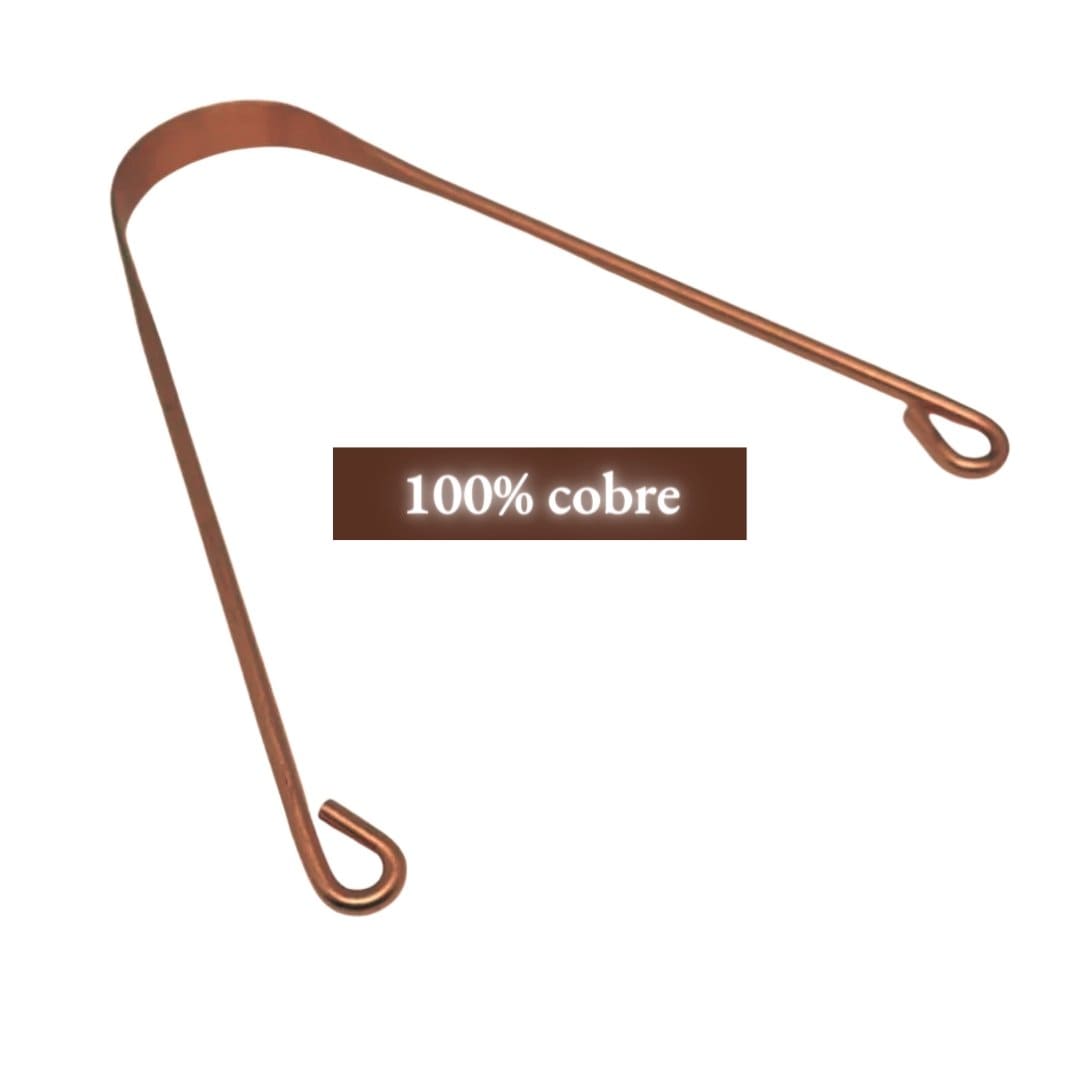 Duo Raspador e Copo de CobreUm ritual simples, natural e milenar para começar o dia com mais saúde e energia. Ao escolher o Duo, você economiza e potencializa os resultados: o Raspador de Língua em Cobre remove toxinas acumuladas durante a noite, enquanto